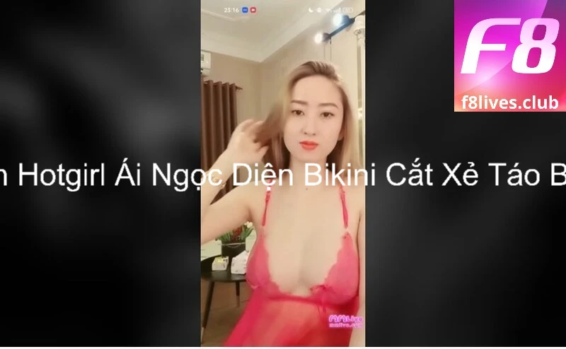 Ảnh Hotgirl Ái Ngọc Diện Bikini Cắt Xẻ Táo Bạo 2